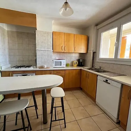 Apartment Avec 3 *